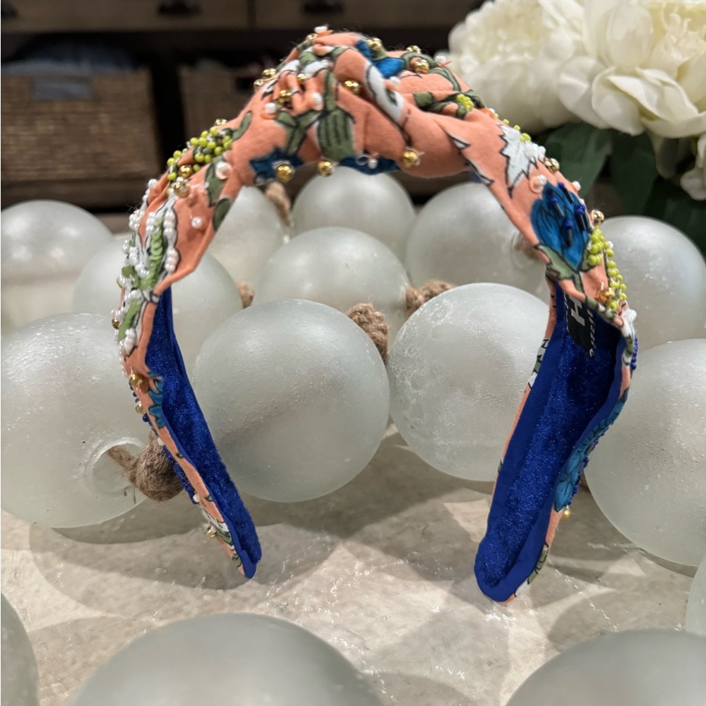 Women’s floral beaded headband.